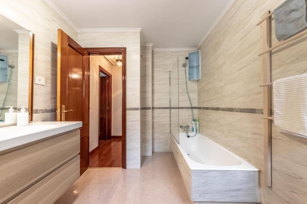 Acogedor Piso En Santurtzi .Parking Privado 아파트 외부 사진